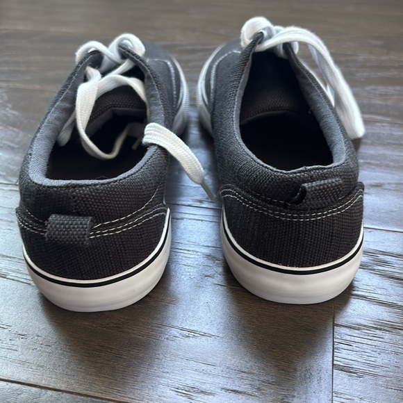 Universal Thread lace up Canvas/cotton Sneakers,grippy sole,pull tab,everyday - Picture 5 of 9